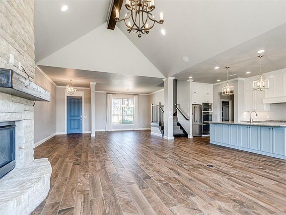 4th image of 15900 Meadow Rue Ln