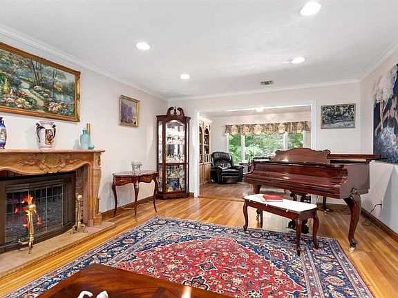 5th image of 5 Orchard Dr