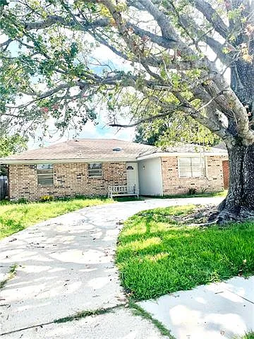 3 bed, 2.0 bath, 1750 sqft, $1,900 — Photo 3