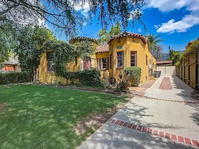 1607 W Kenneth Rd, Glendale, CA, 91201