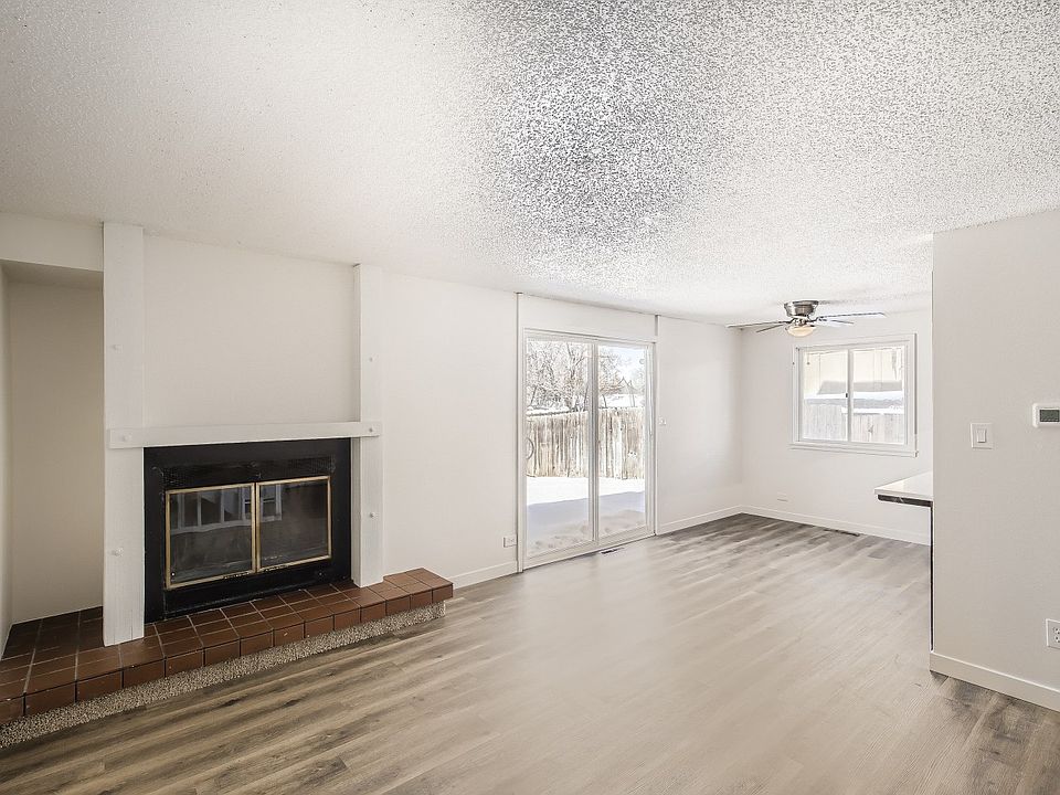 1779 Antero Drive Longmont CO - Web Quality - 001 - 03 Living Room_01062023