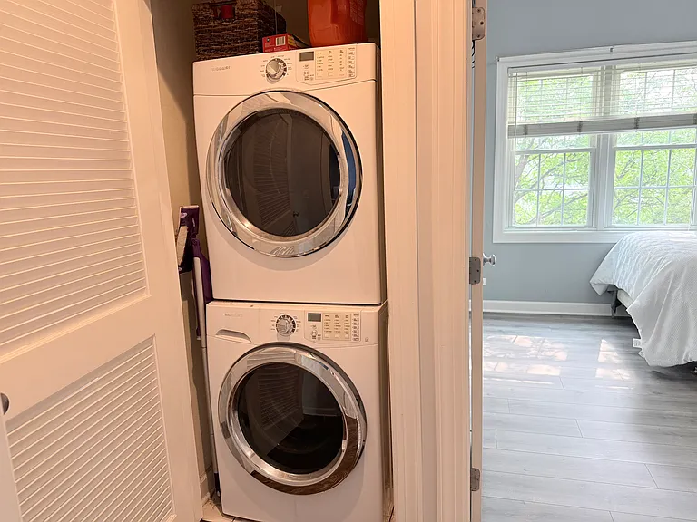 1601 W Altgeld St #3B — Photo 9