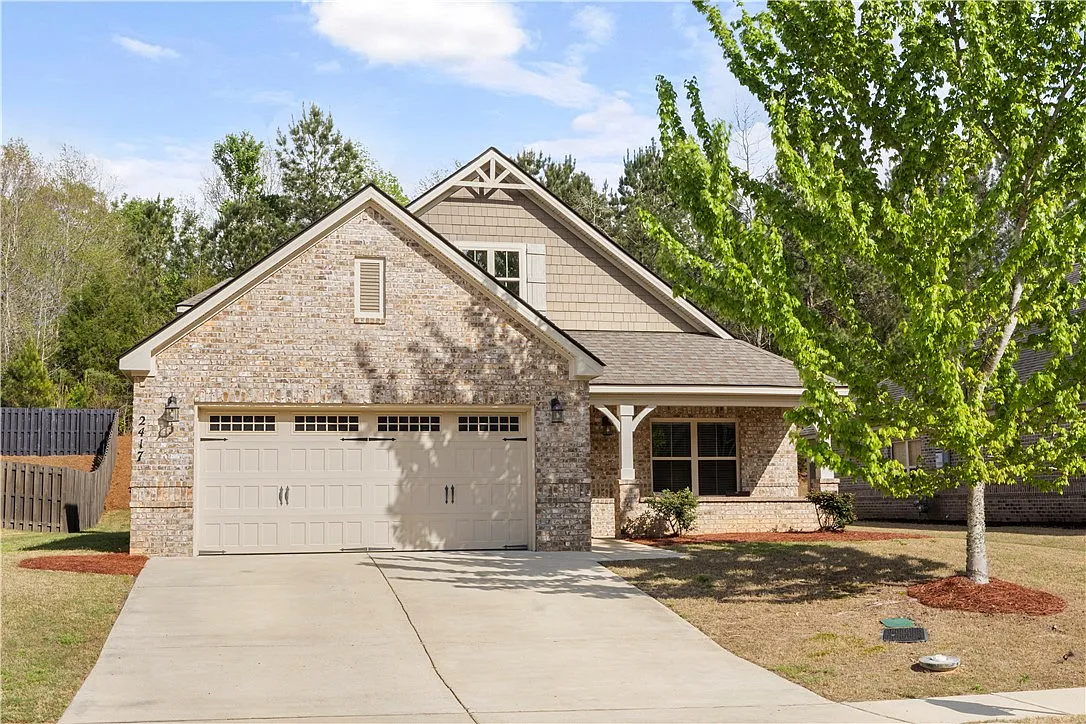 2417 Snowshill Ln photo 1