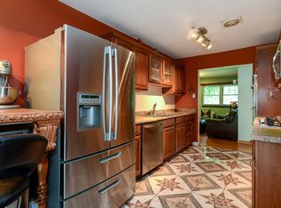 31 Wheeler Rd, Kendall Park, NJ 08824