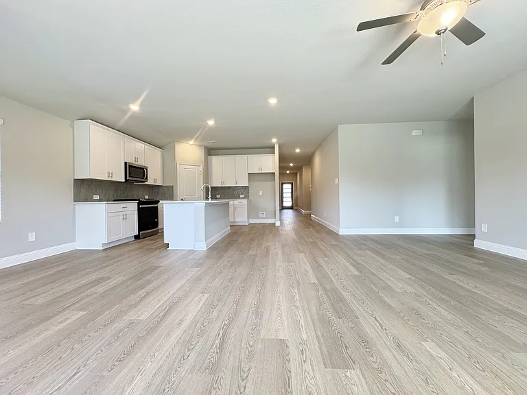 3713 Canyon Dr — Photo 7