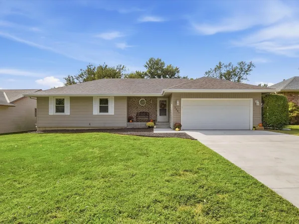 2837 SW Herefordshire Rd, Topeka, KS 66614