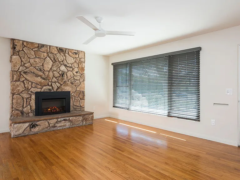 952 Agate St #952 — Photo 2