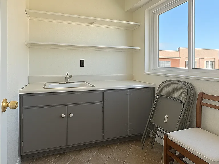 1821 Ogden Dr #12 — Photo 9