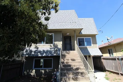 757 Lincoln Ave Photo 1