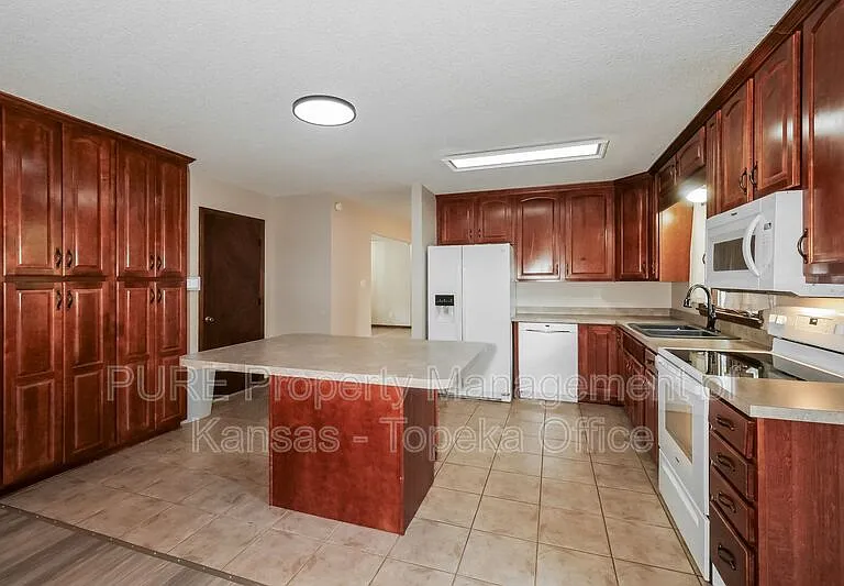 2605 SW Osborn Rd — Photo 15