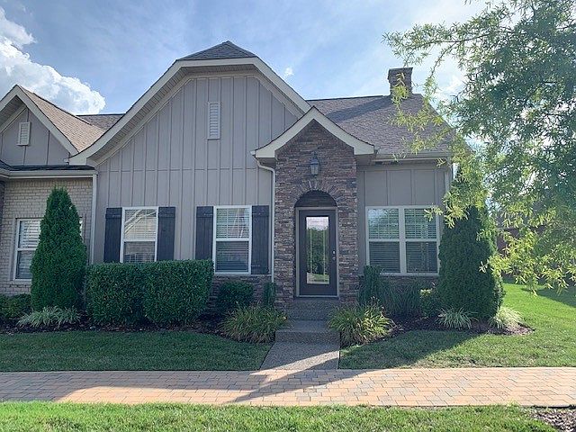 1st image of 252 Glennister Ct