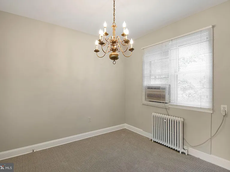 1410 N Quinn St #7 — Photo 5