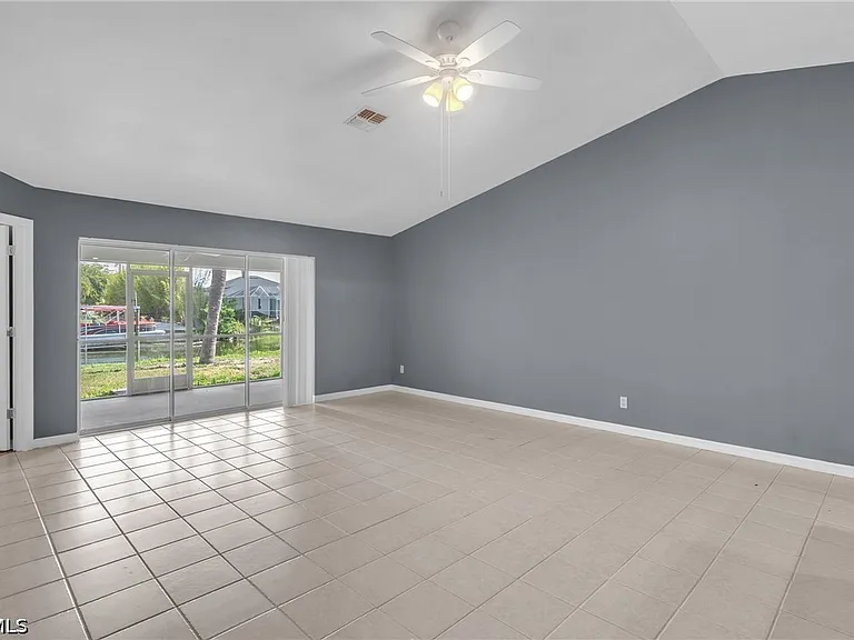 1245 SE 6th St — Photo 7