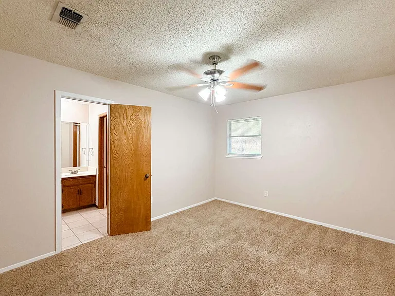 3708 Holland Dr — Photo 21