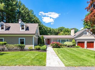 7 Lowell St, Lynnfield, MA 01940