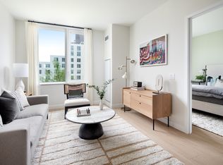 30-77 Vernon Blvd PENTHOUSE 726W, Astoria, NY 11102