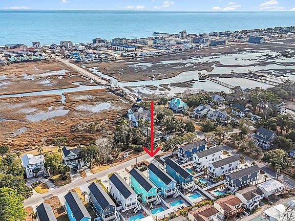 4th image of 695 Elizabeth Dr.