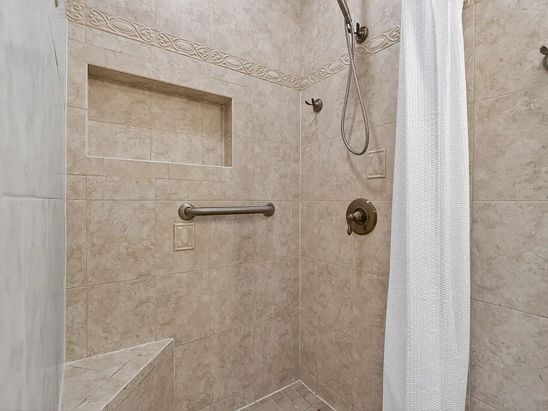 606 Paulina Rd — Photo 30