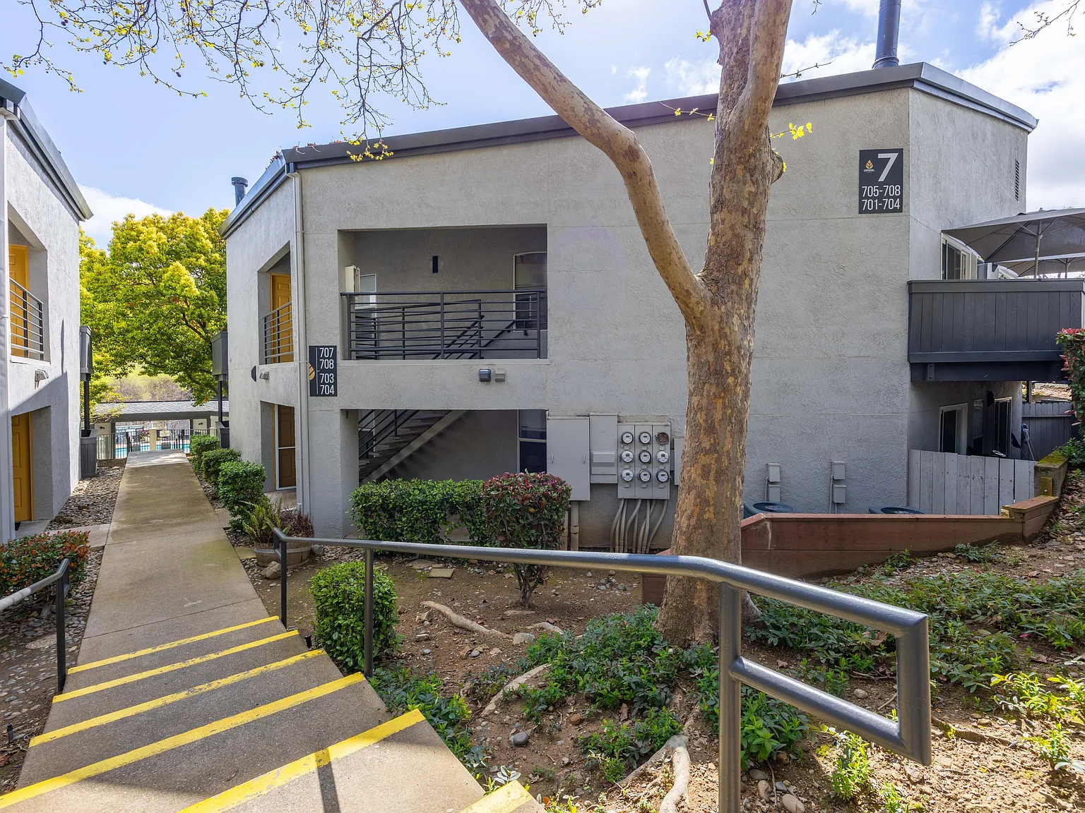 Copper Hill Apartments — Photo 4