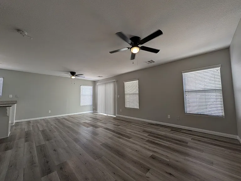 134 Cosmos Ct — Photo 3