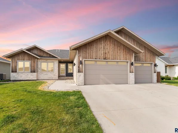 6708 E Dugout Ln, Sioux Falls, SD 57110