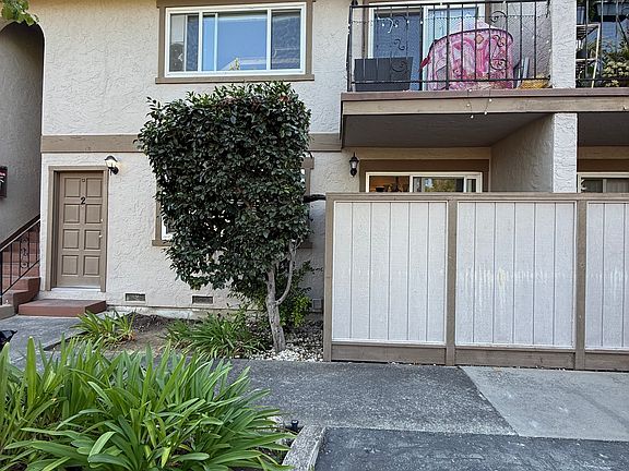 2nd image of 1595 Brookvale Dr APT 2