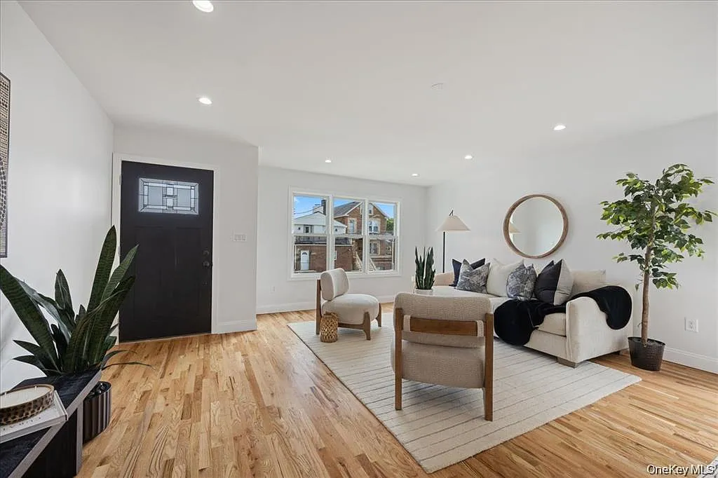 3 bed, 2500 sqft, $6,000 — Photo 3