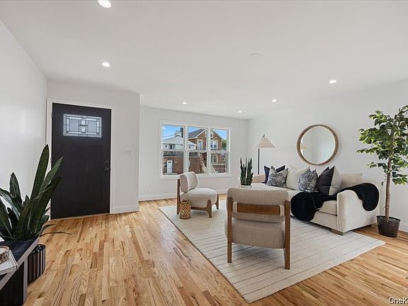 3rd image of 97 Thurton Pl #2