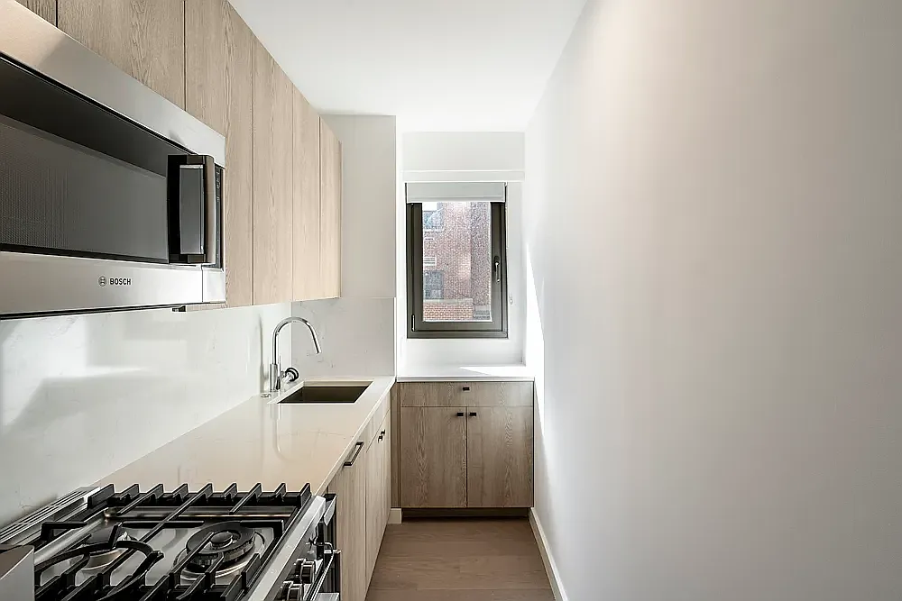 220 East 72nd Street — Photo 2