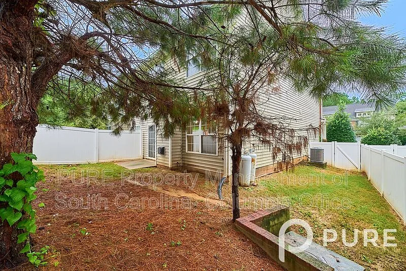 3 bed, 2.5 bath, 1605 sqft, $1,950 — Photo 3