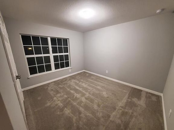 4th image of 1259 Augusta St E