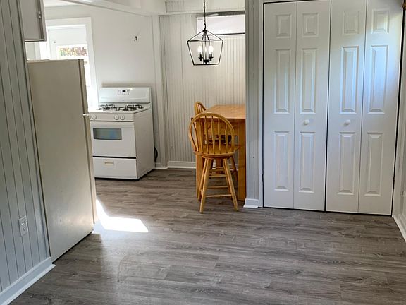 4th image of 116 18th Ave S #1
