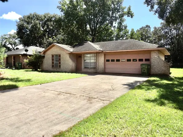 1502 Maple St, Liberty, TX 77575