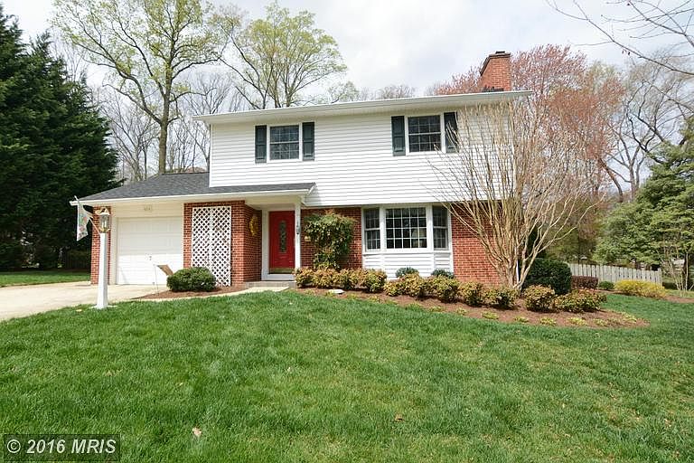 1st image of 404 Fernwood Dr