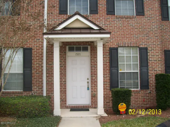 1521 Fieldview Dr, Jacksonville, FL 32225