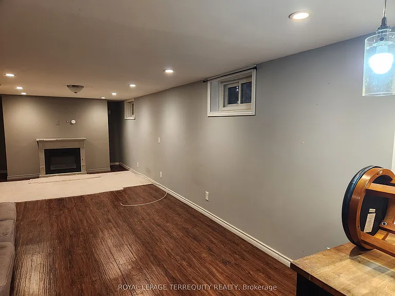 319 Hillcroft St #LOWER — Photo 9