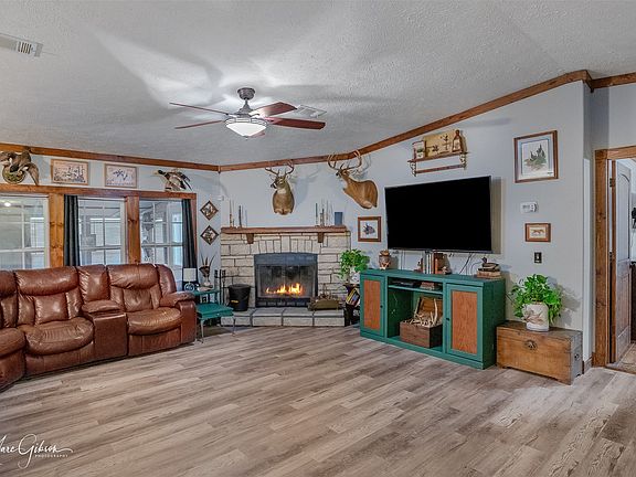 4th image of 284 Pine Hill Rd
