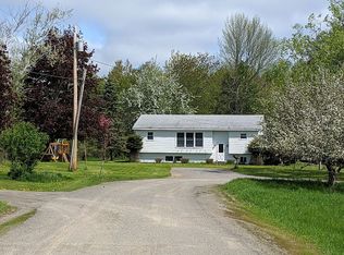 2 Littlefield Ln, Burnham, ME 04922
