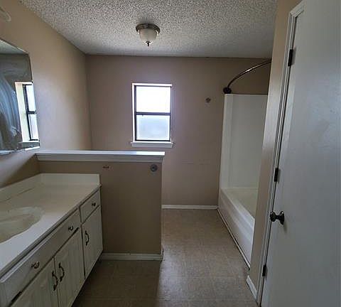 5th image of 45 E 147th St S