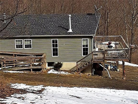 Side view, ramped entry way