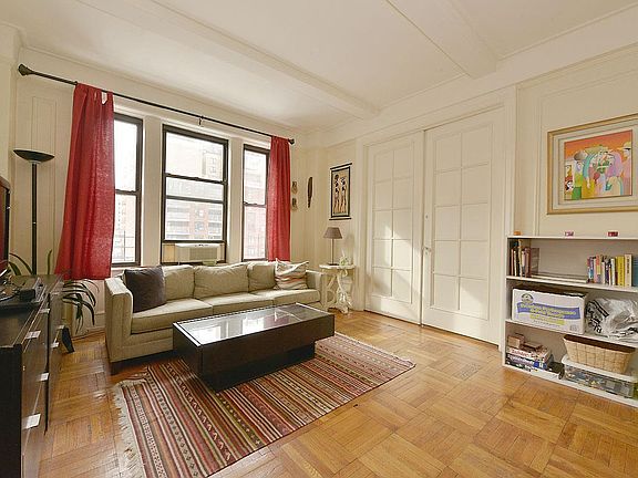 3rd image of 160 W 95th St APT 8C