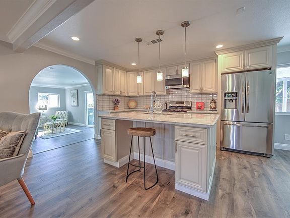 4th image of 651 Odin Dr