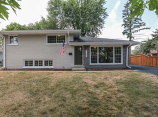 1602 Finsbury Ln, La Grange Park, IL 60526