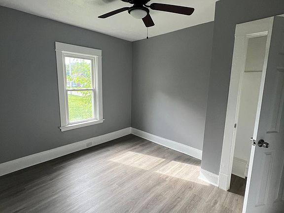 2nd image of 12312 Oakfield Ave #1