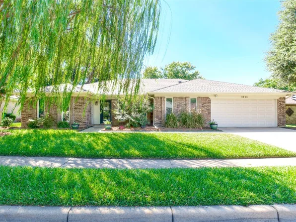 3713 Windomere Dr, Bedford, TX 76021