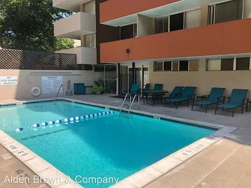 Residence at Governors Park — Photo 8