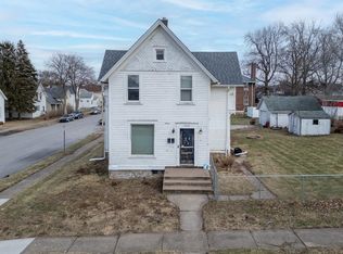1935 Sturdevant St, Davenport, IA 52804