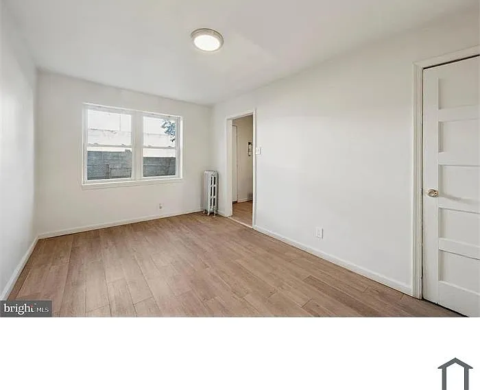 443 Darby Ter — Photo 5