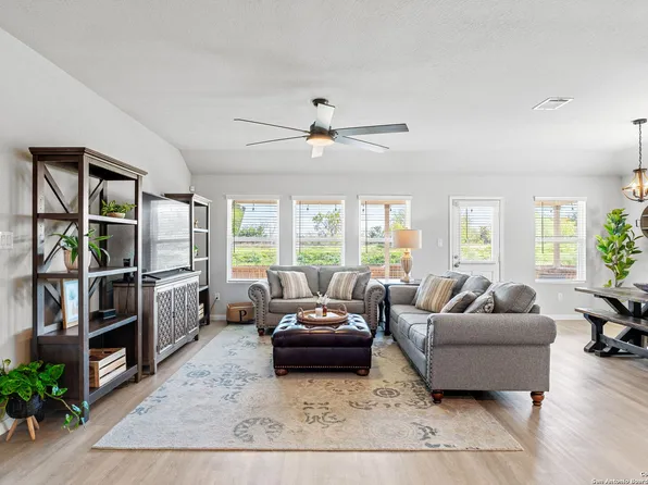 1157 HAVENS CROSS, New Braunfels, TX 78132