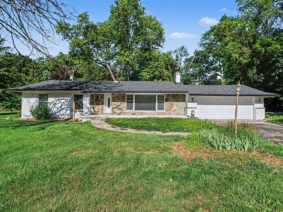 1st image of 24900 N Cromwell Dr